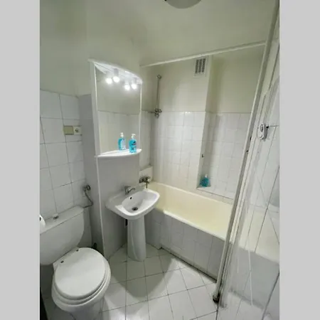 Apartment Orange 2 2xmetro Fast Wifi 50'tv Netflix Hbo Appletv+ Panorama *
